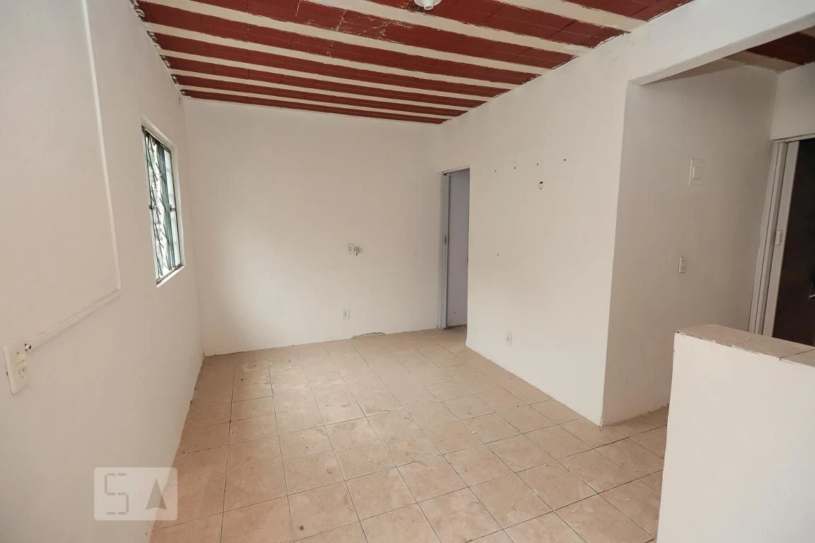 Rental house with balcony, 1 bedroom and 1 bathroom — photo 4