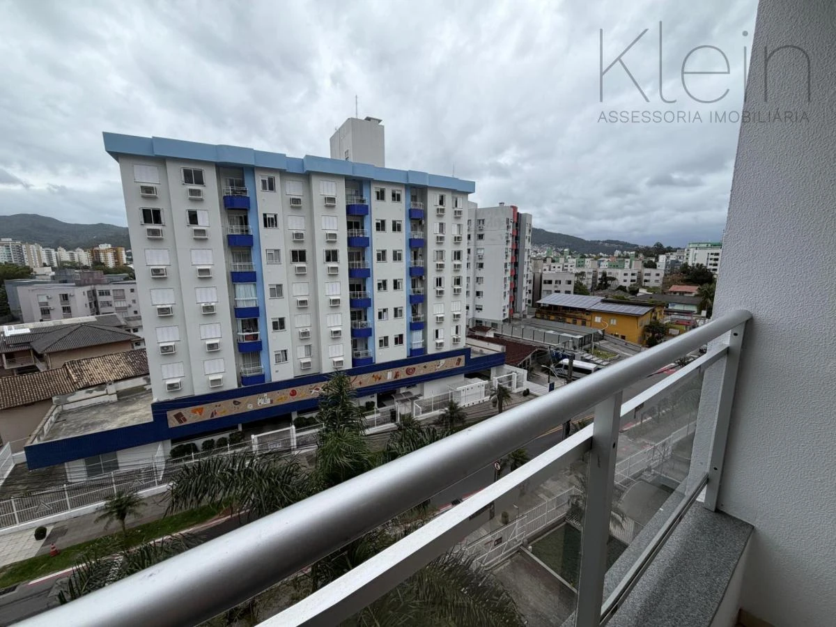 Glass-enclosed balcony in a 3-bedroom apartment, 75 m² — photo 12