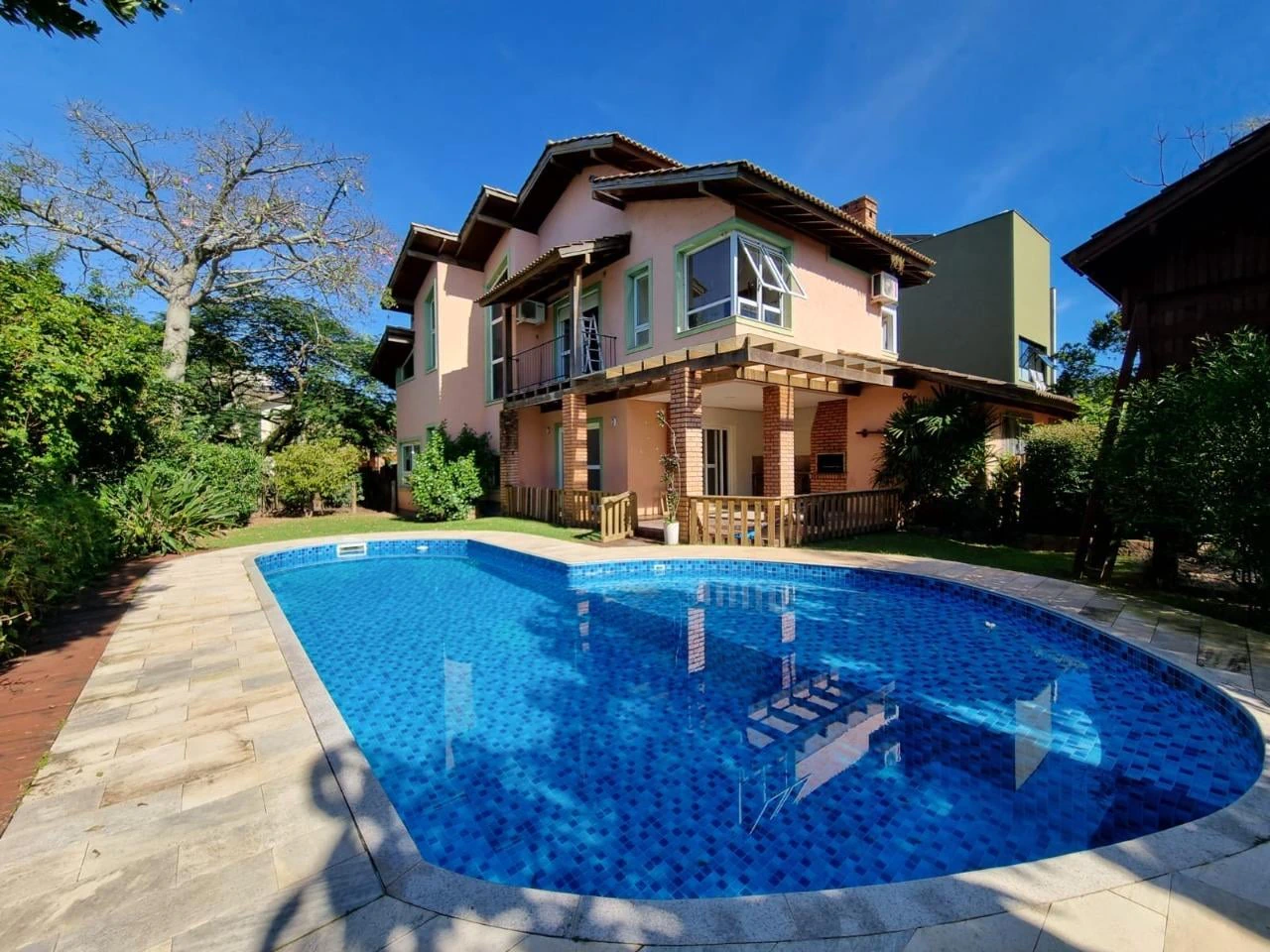 Casa de 244 m² con piscina privada y bañera — photo 8