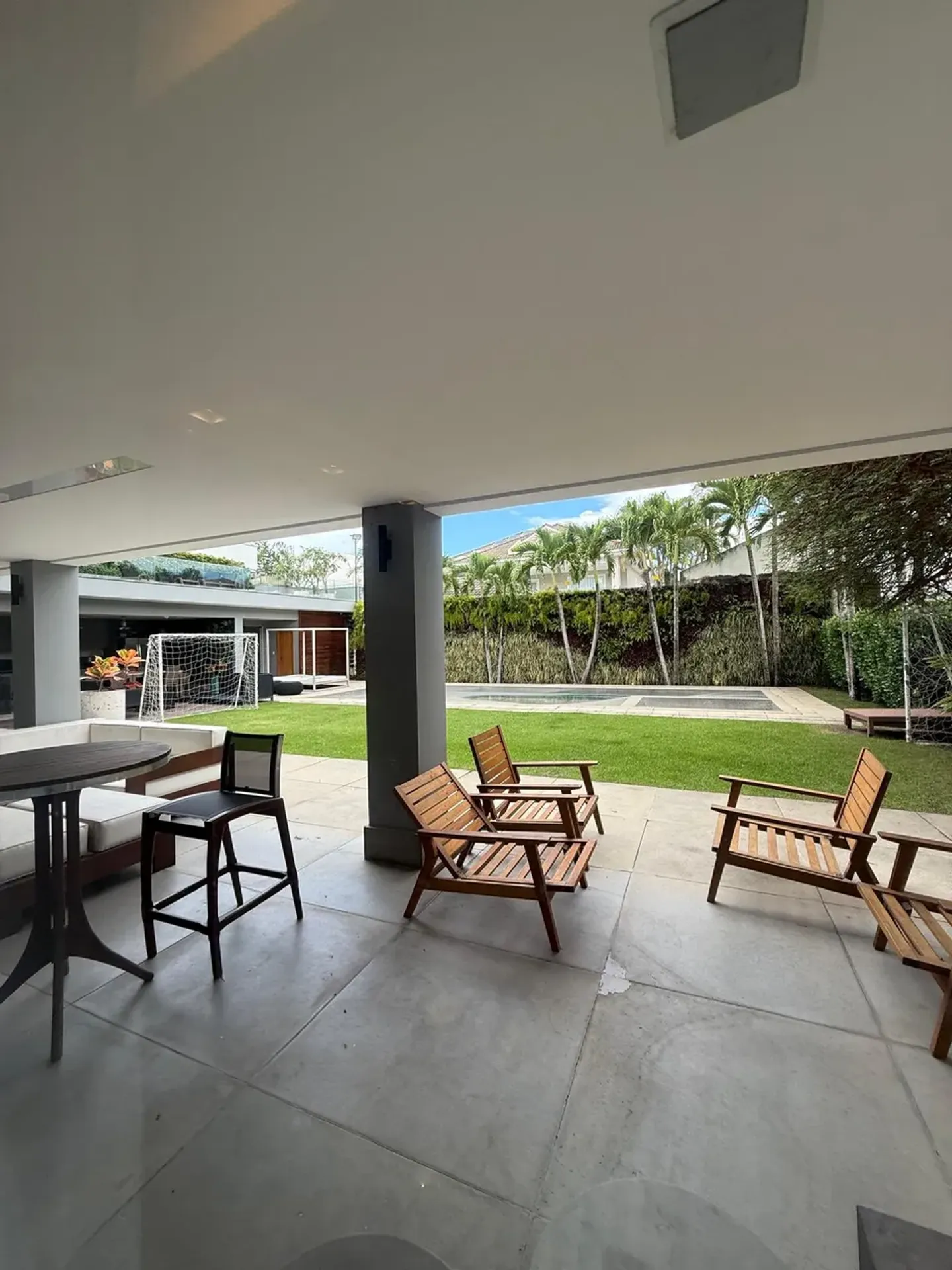 House with 6 en-suite bedrooms and a gas kitchen — photo 14