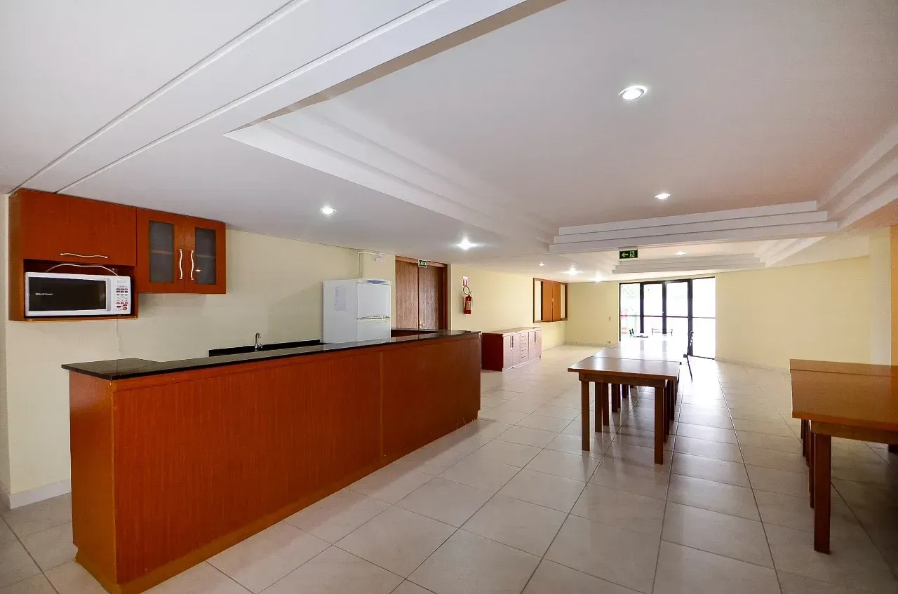3-bedroom apartment with a closed kitchen and 2 bathrooms — photo 42