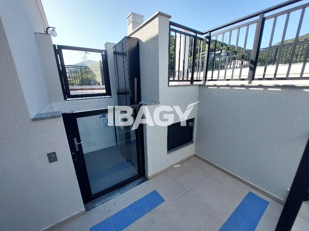 Furnished 2-bedroom apartment with gas stove kitchen — photo 33