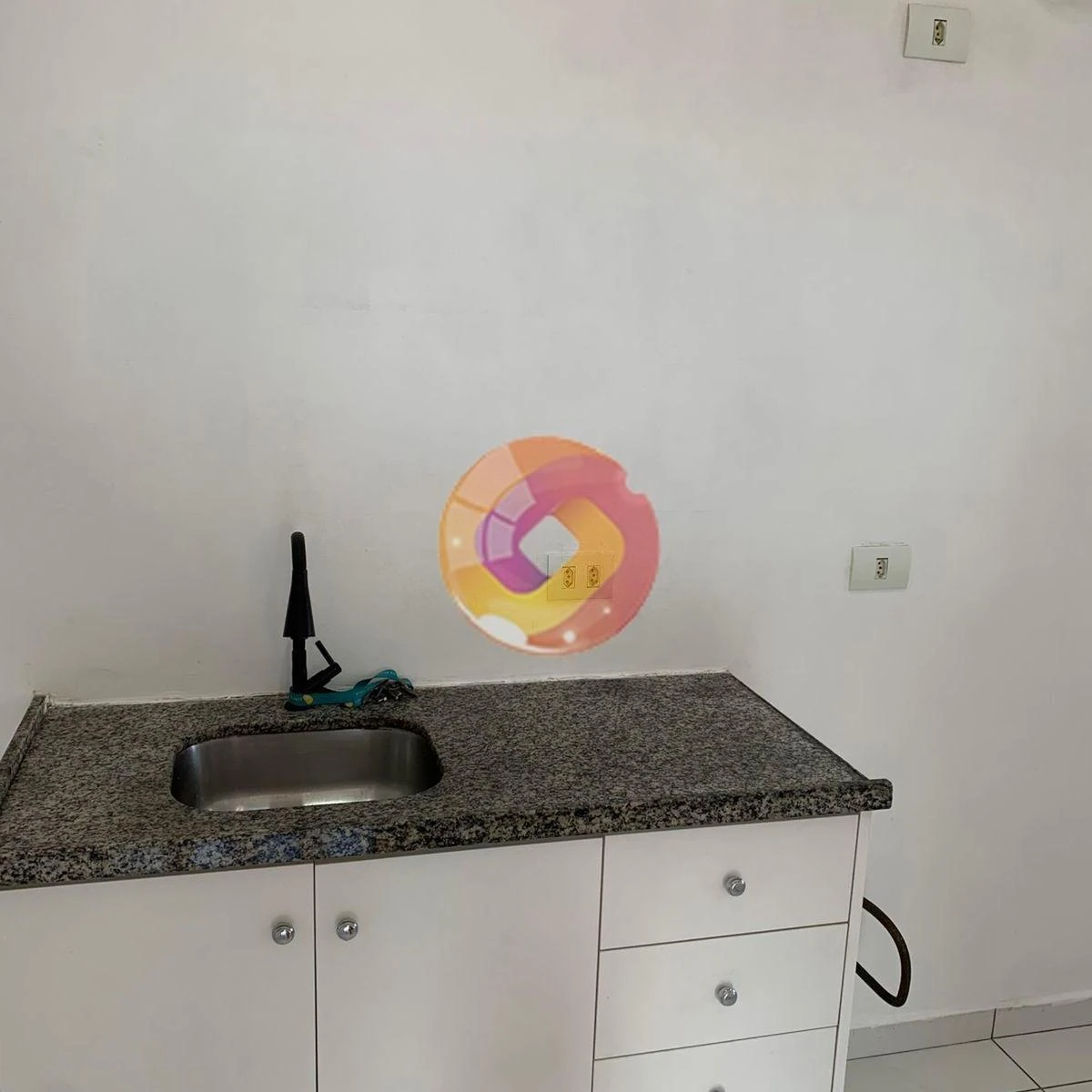 3-bedroom apartment in a building with a pool — photo 17