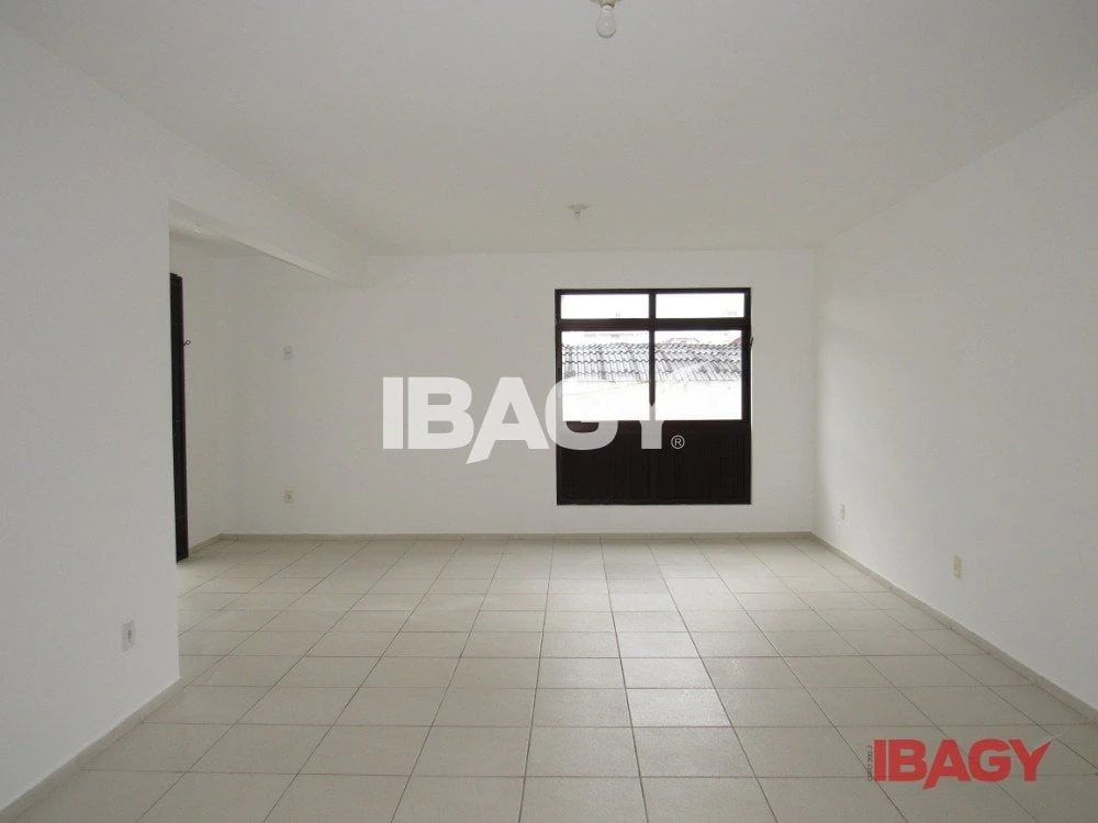 143 m² unfurnished apartment with 3 bedrooms — photo 7