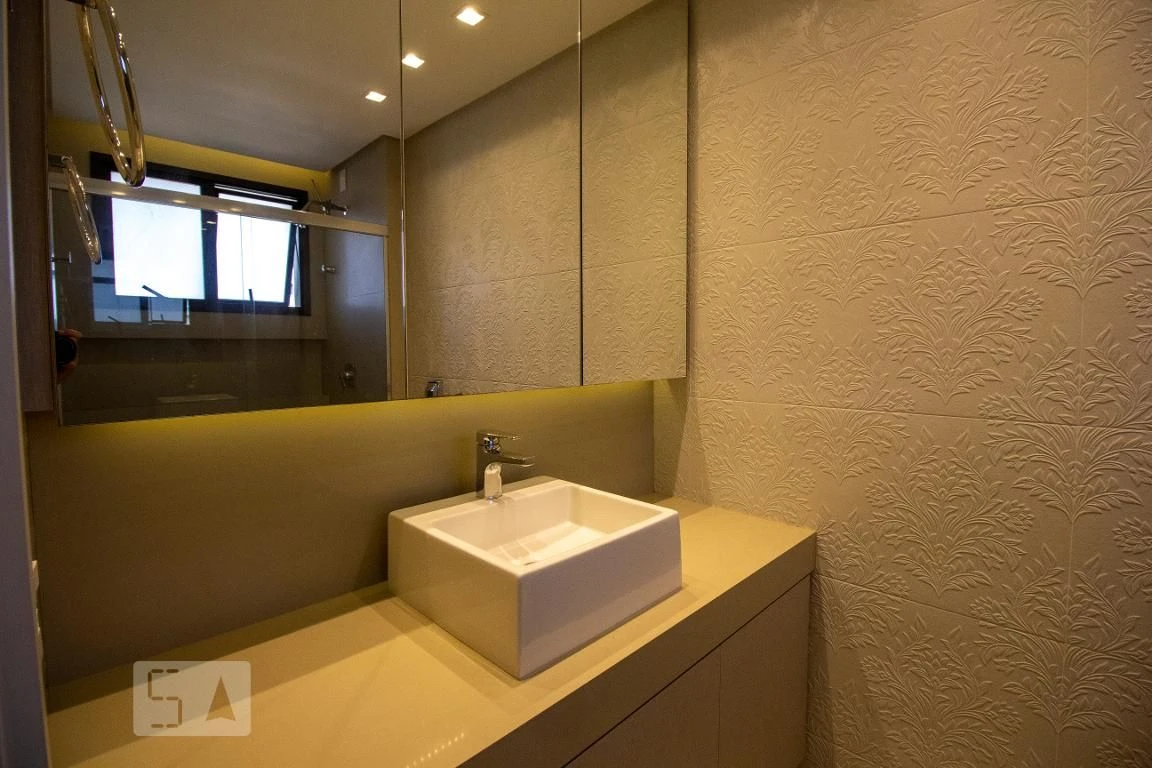 Apartamento de 4 quartos com janelas do piso ao teto, Centro — photo 25