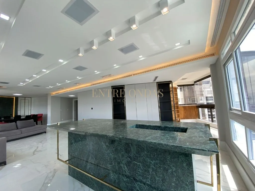 Вид на воду та 4 спальні: квартира 304 м² — photo 13