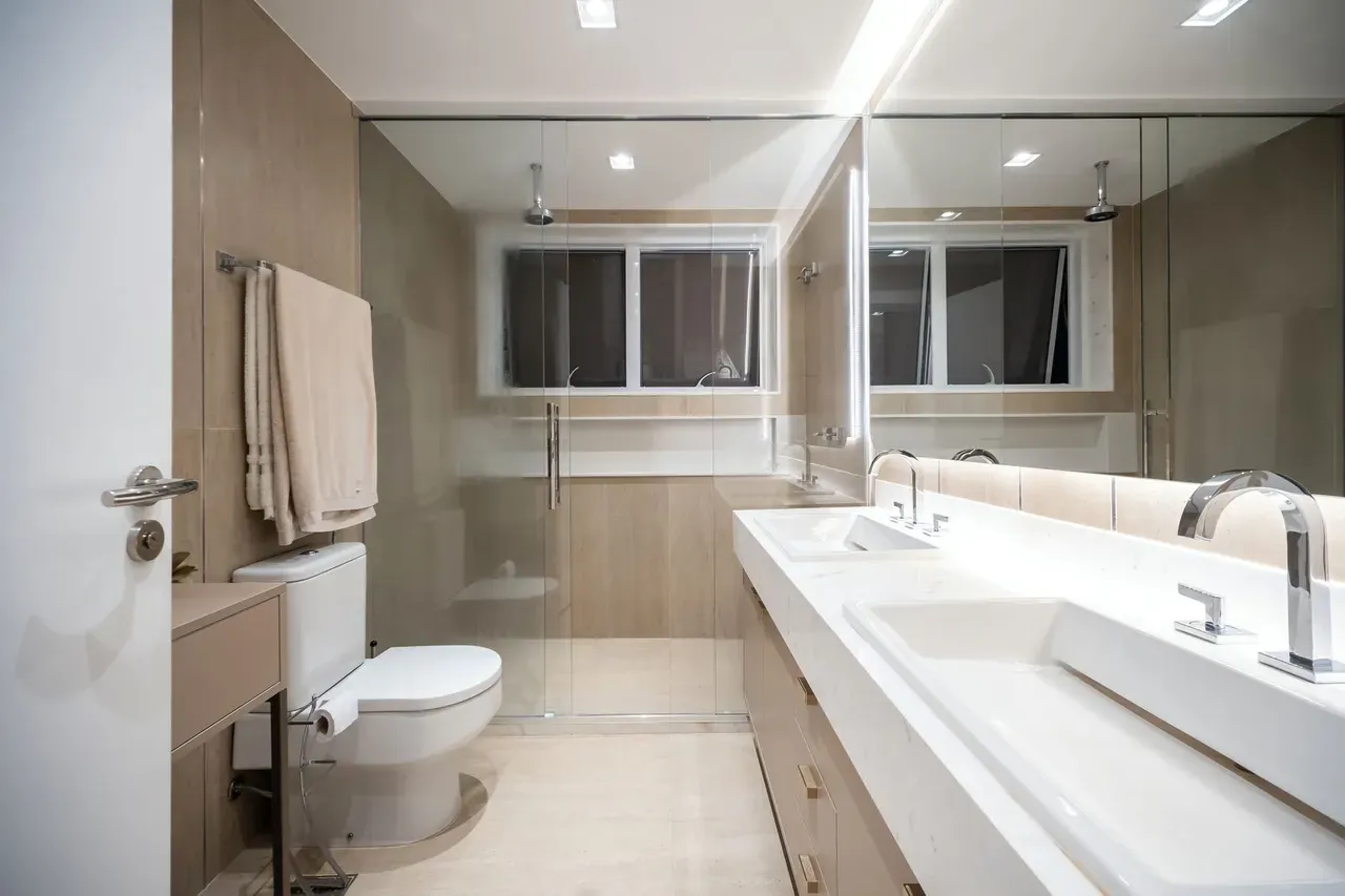 Furnished apartment with 3 bedrooms and open-plan kitchen — photo 27