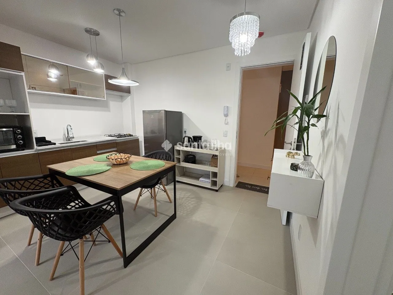Furnished 1-bedroom apartment with 57 m² and parking — photo 9