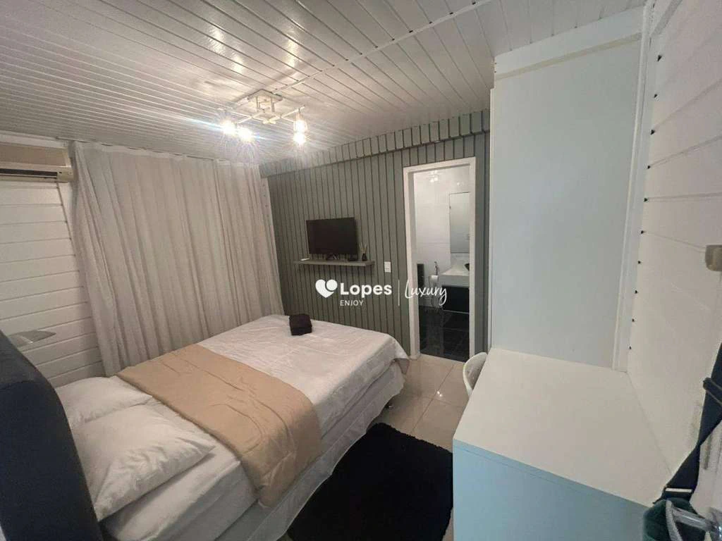 Furnished house with 4 bedrooms and 620 m² — photo 22