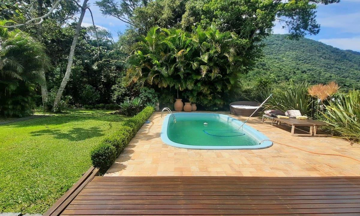 340 m² house with a water view and floor-to-ceiling windows — photo 26
