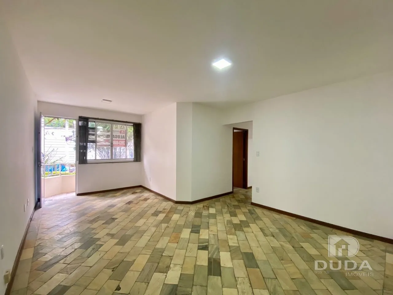 3-bedroom apartment, 1 with its own bathroom, 103 m²