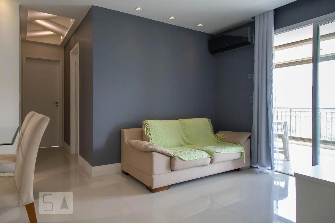 Balcony with a grill in a 2-bedroom apartment, 90 m² — photo 14