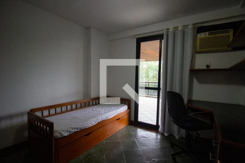 200 m² apartment with 3 bedrooms and 2 parking spaces — photo 9