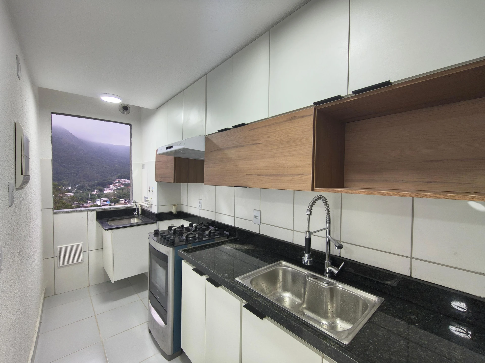 Apartamento mobiliado com 2 quartos, 1 banheiro e varanda — photo 23