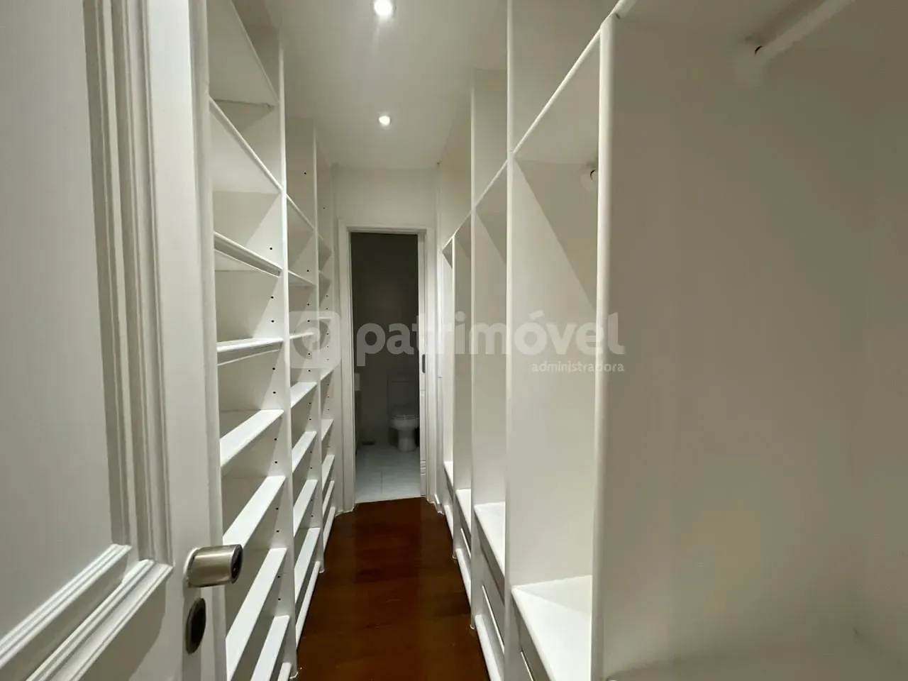 4-bedroom apartment with pool and 3 parking spaces — photo 46