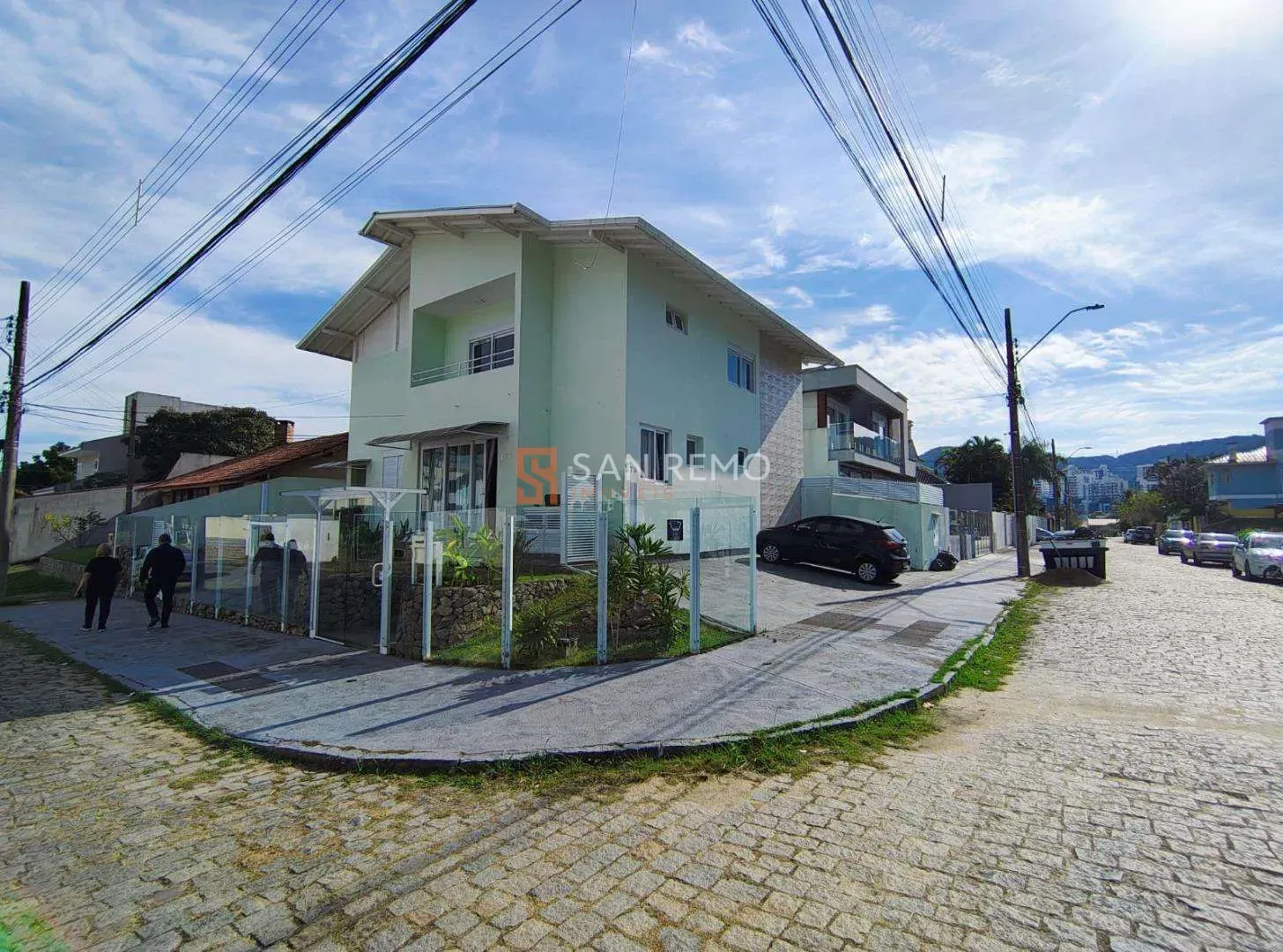 Semi-furnished 2-bedroom apartment with balcony