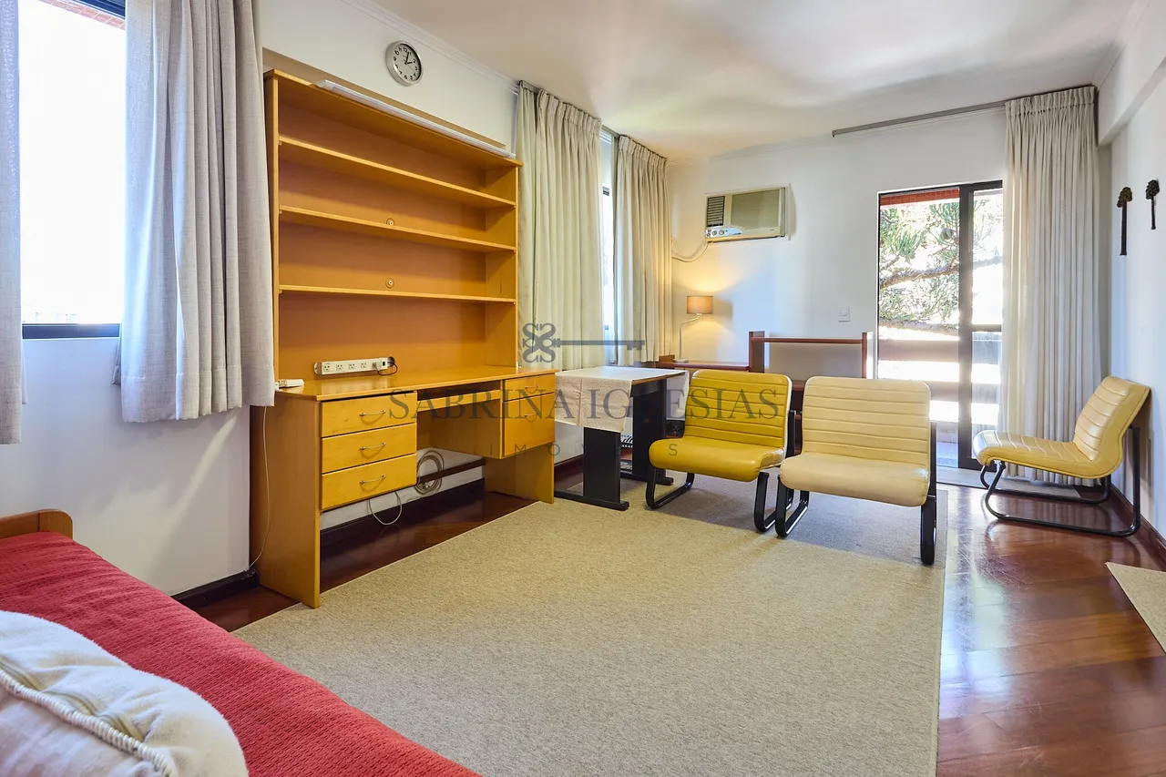 Unfurnished 94 m² apartment with balcony and air conditioning — photo 3