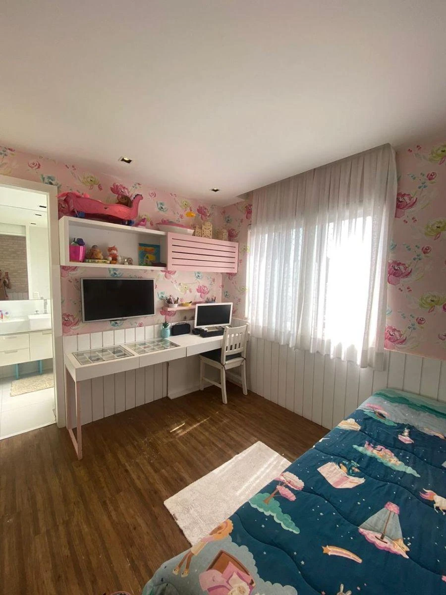 Apartamento mobiliado com 4 quartos e varanda envidraçada — photo 17