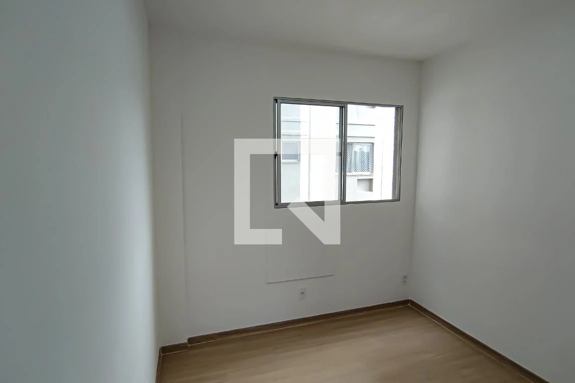 2-bedroom apartment in a building with a pool — photo 20