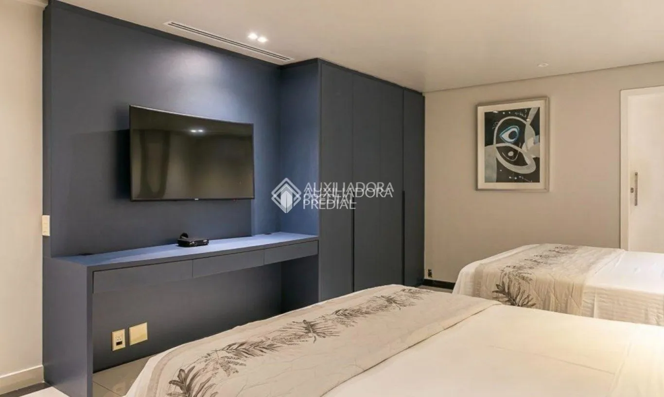 Furnished house with 6 en-suite bedrooms and 7 baths — photo 69
