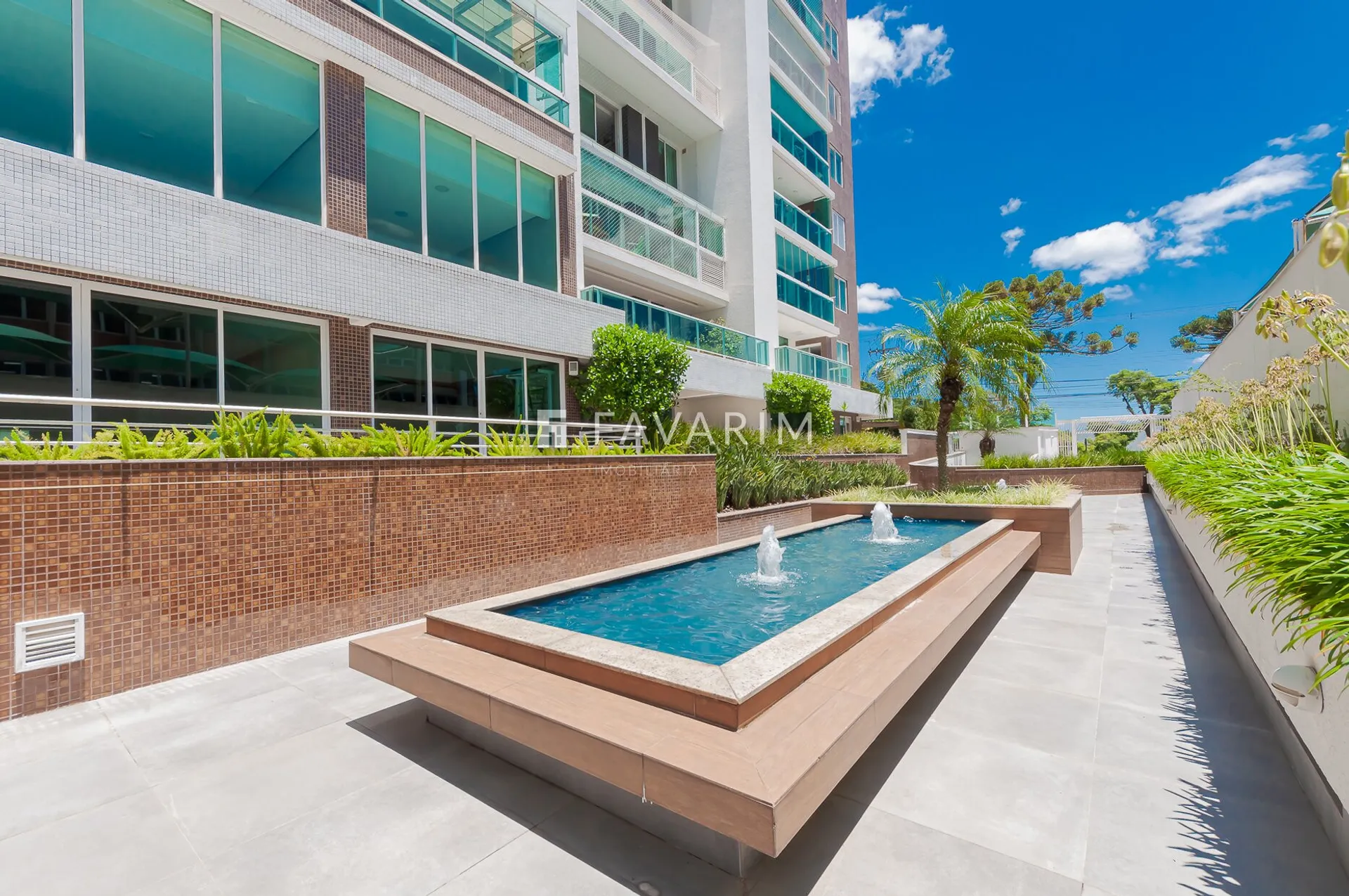 Furnished duplex apartment with an enclosed balcony — photo 24