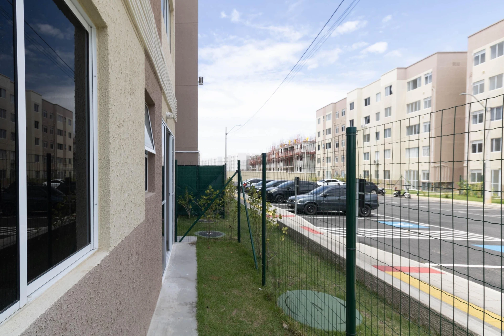 2-bedroom apartment in a building with a pool — photo 28