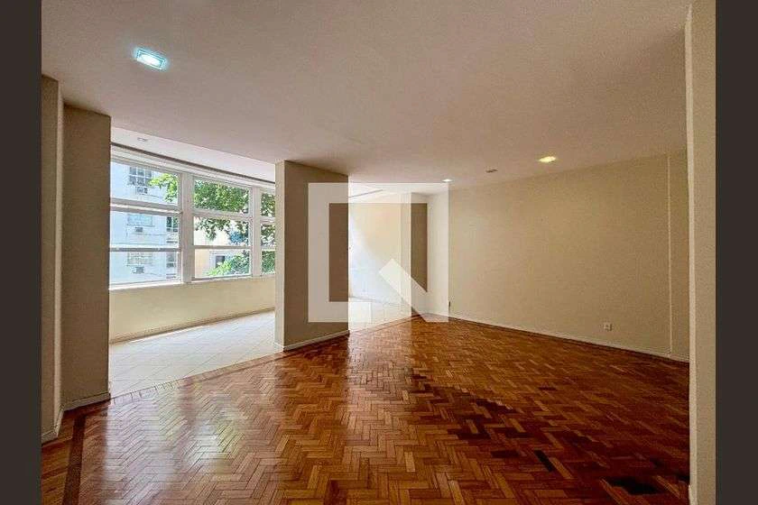 3-bedroom apartment with 216 m² and 2 bathrooms plus 1 parking — photo 2