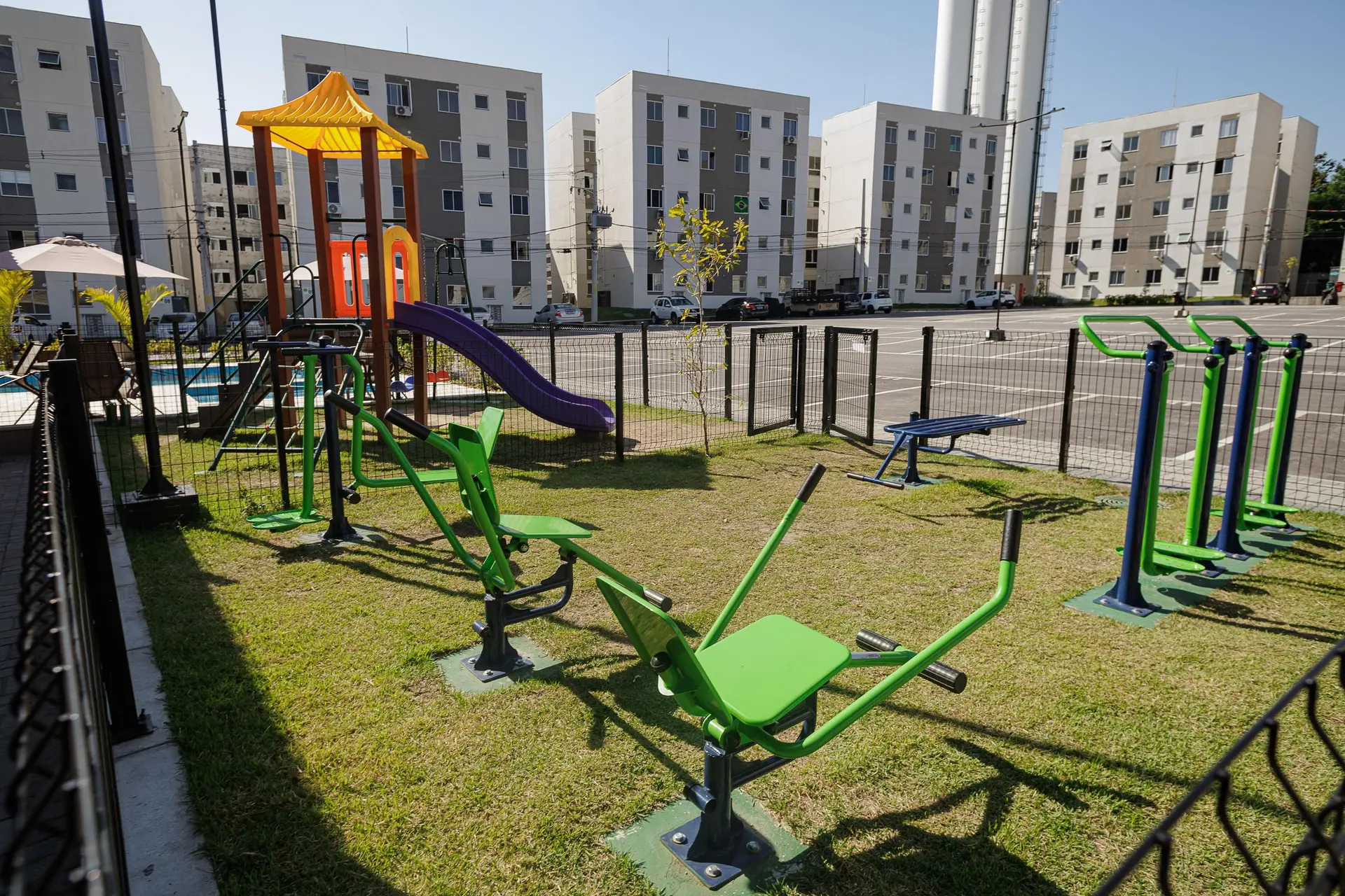 Apartamento sin amueblar de 2 dormitorios con plaza y lavandería — photo 6
