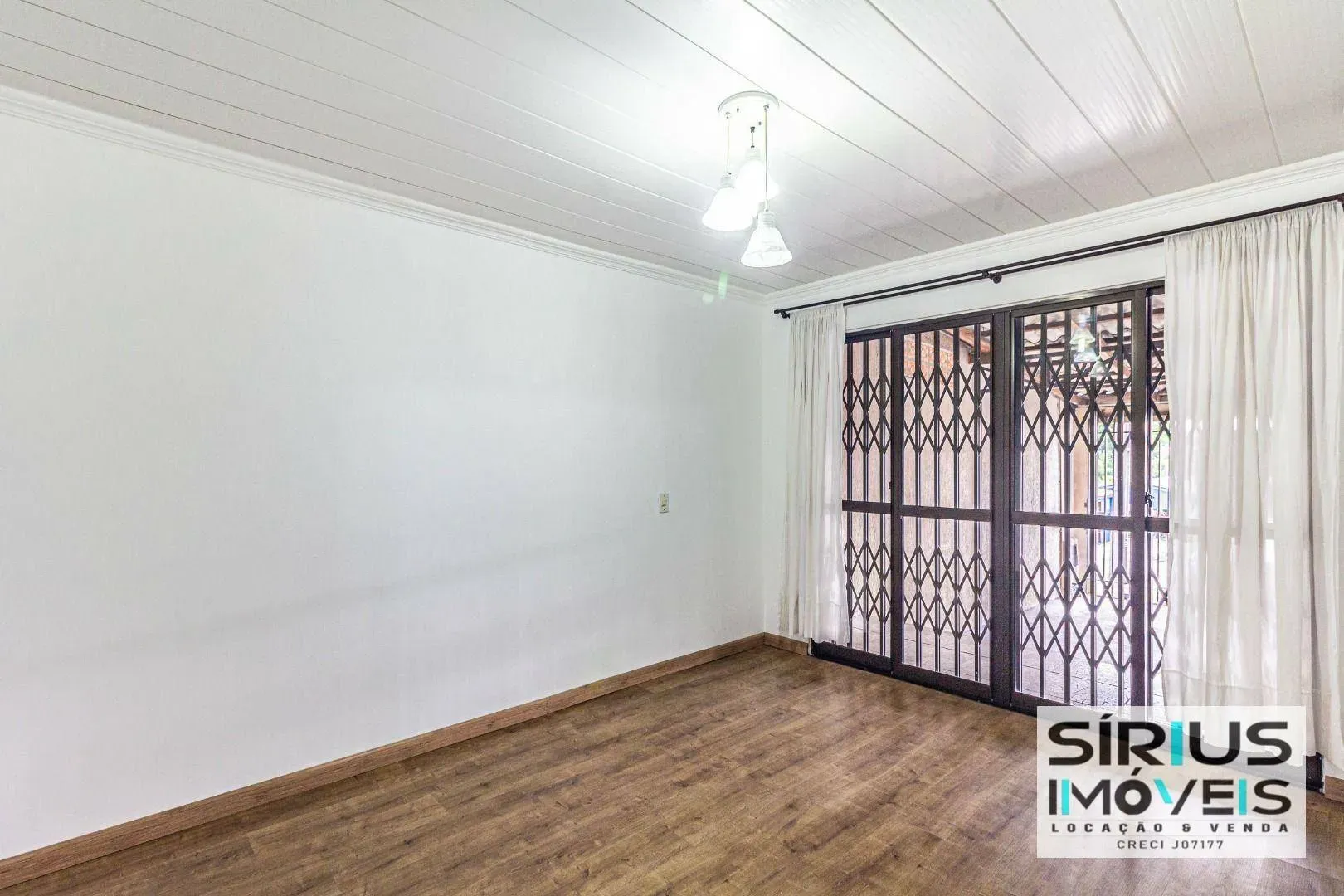 4-bedroom house with a garden in Curitiba — photo 12