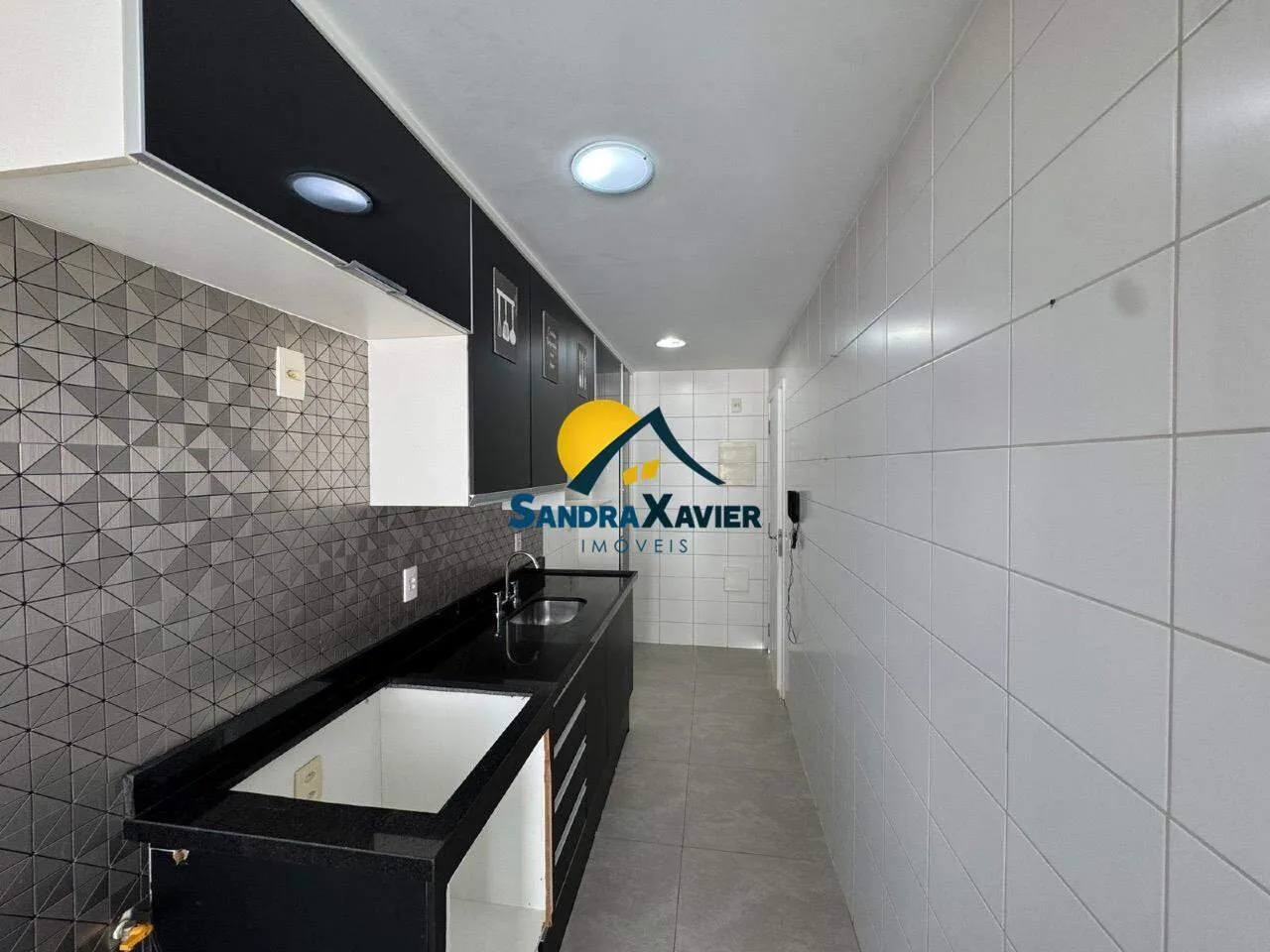 Furnished 3-bedroom apartment with 3 bathrooms and views — photo 20