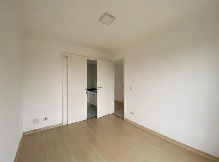 Квартира з 2 спальнями, власною ванною і балконом, 108 м² — photo 2