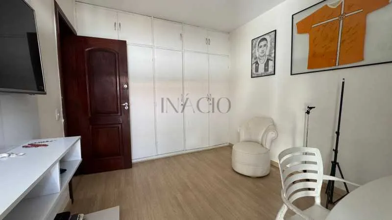 Apartamento mobiliado com 4 quartos e 2 banheiros — photo 16