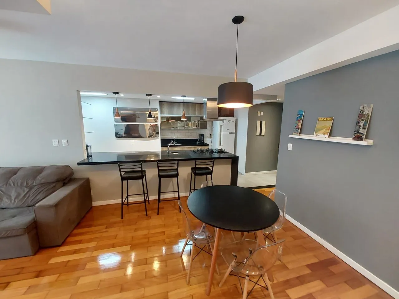 Furnished 2-bedroom apartment with a balcony — photo 16