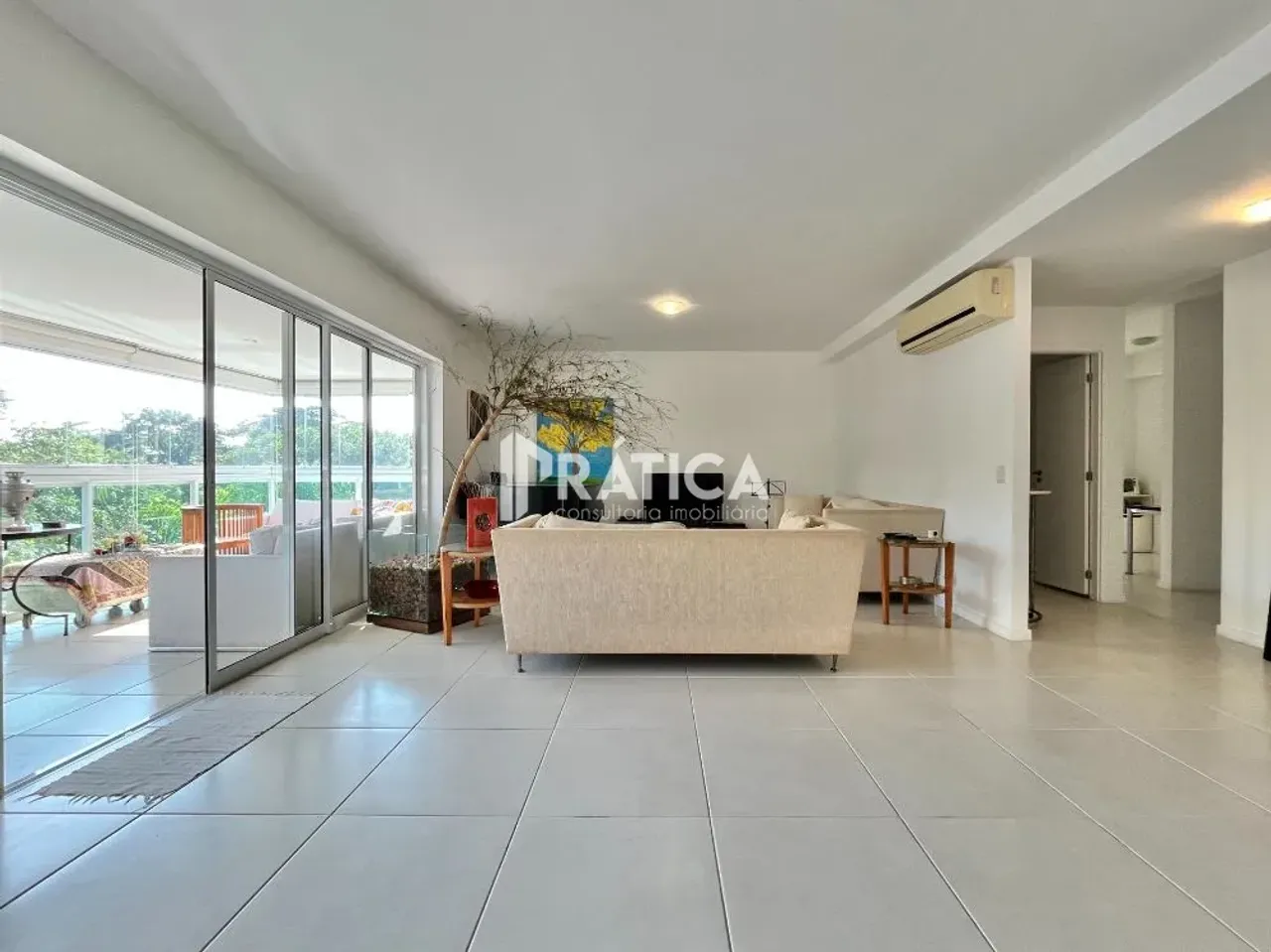 Unfurnished 4-bedroom apartment with balcony grill — photo 14