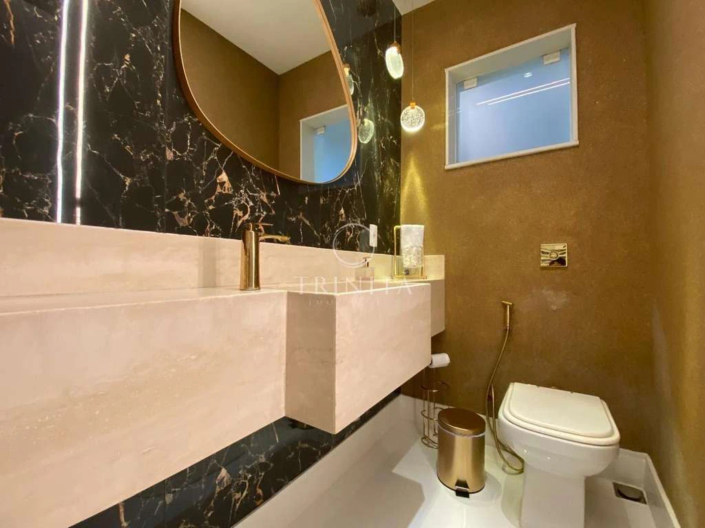 Furnished triplex home with 4 en-suite bedrooms — photo 11