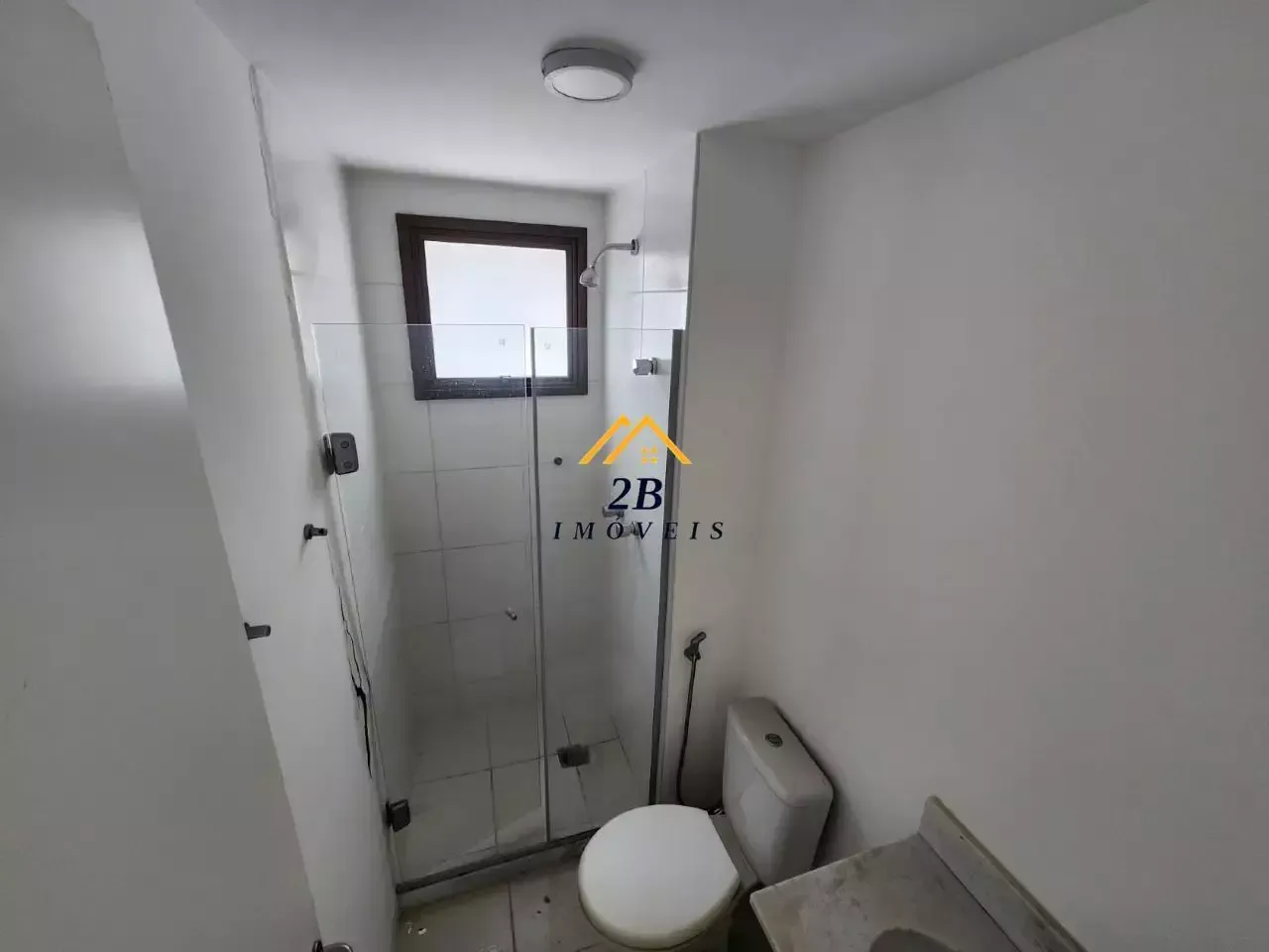 Unfurnished apartment with 3 bedrooms and 2 bathrooms — photo 20
