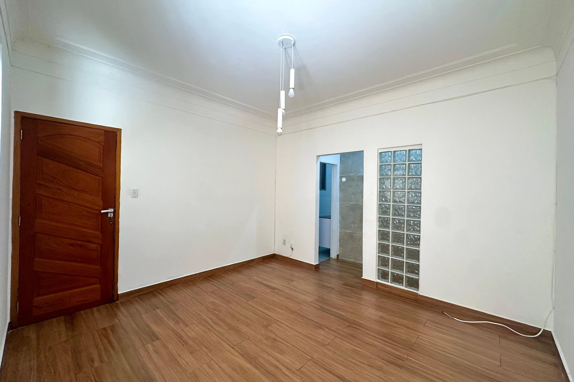 Apartamento sem móveis com 3 quartos e 1 banheiro — photo 2