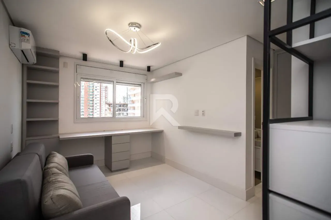 Furnished apartment with 4 en-suite rooms and glazed balcony — photo 15