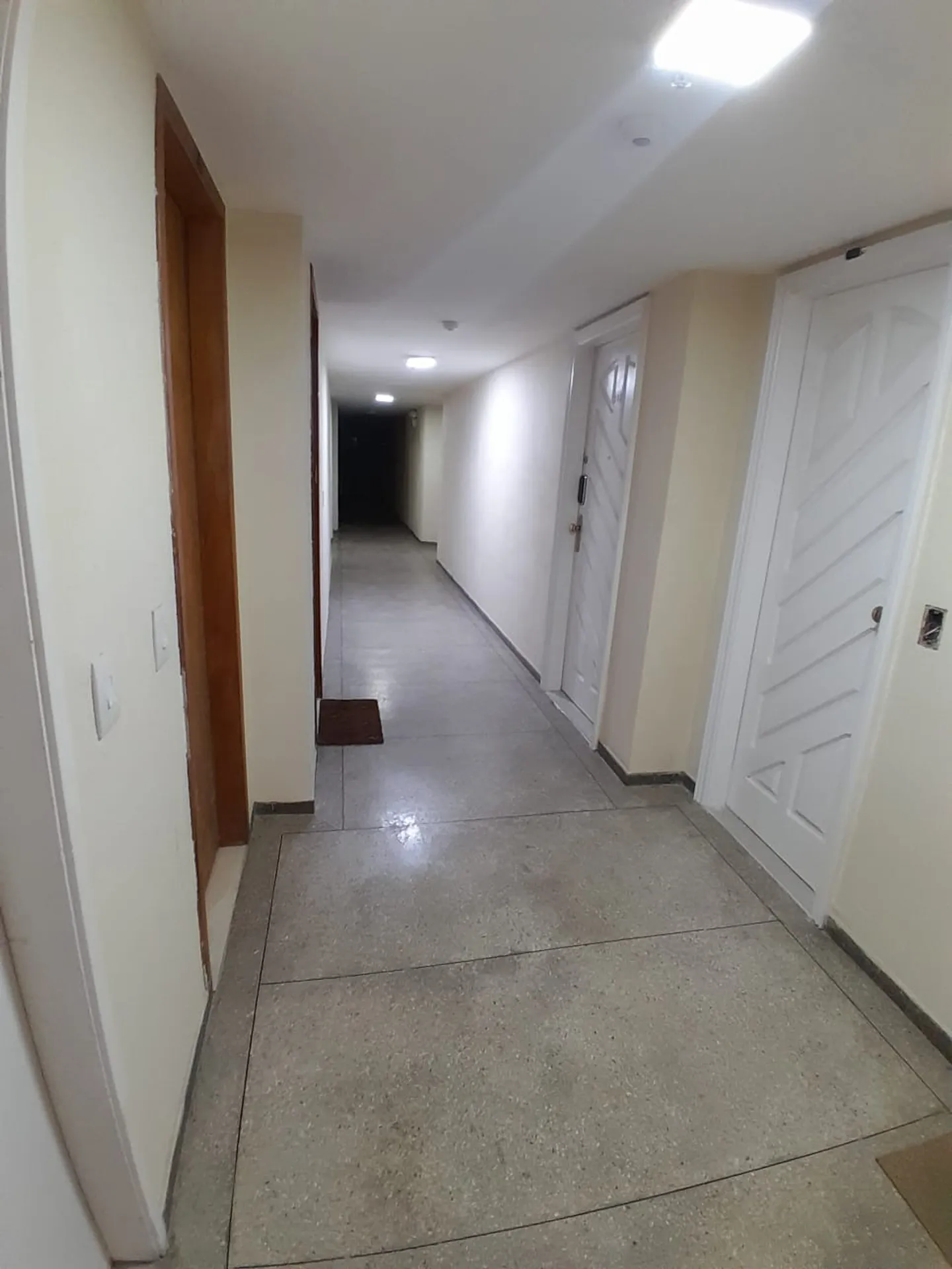 2-bedroom apartment in a building with a sauna — photo 31