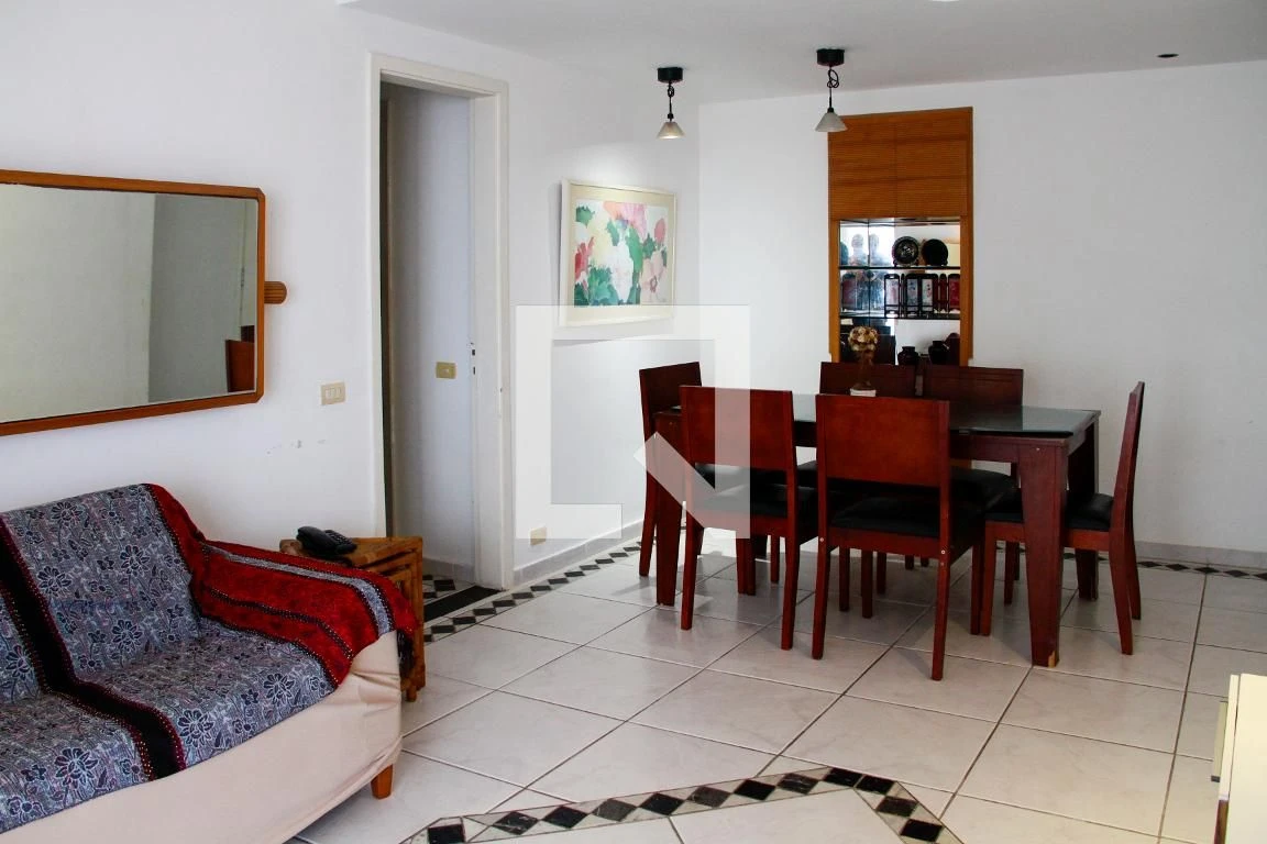 Furnished apartment, 100 m², with a water view