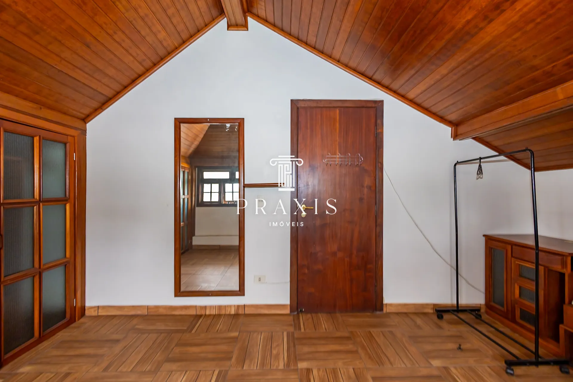 207 m² house with 5 bedrooms, 2 suites and 2 parking — photo 48