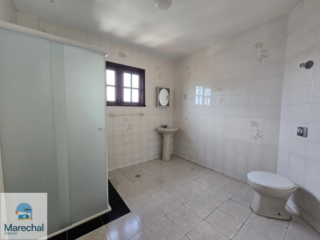 3-bedroom house with a private BBQ — photo 13