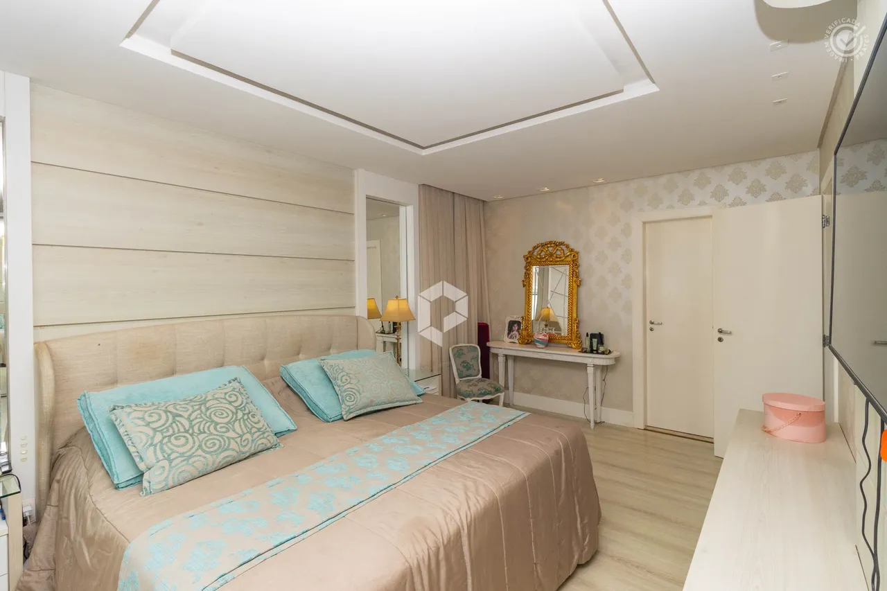 Furnished apartment with 3 en-suite bedrooms and 295 m² — photo 11