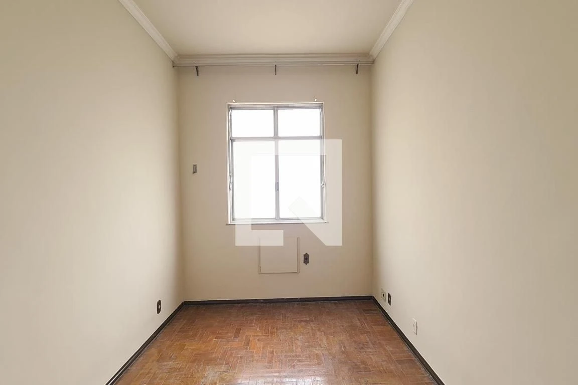 Квартира без меблів з 3 спальнями та балконом — photo 12