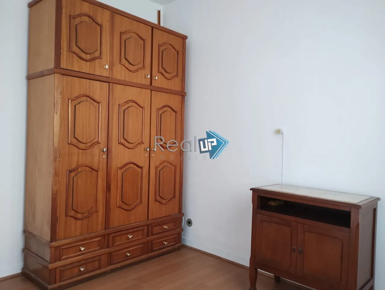 Apartamento mobiliado com 2 quartos e 1 banheiro com box — photo 3