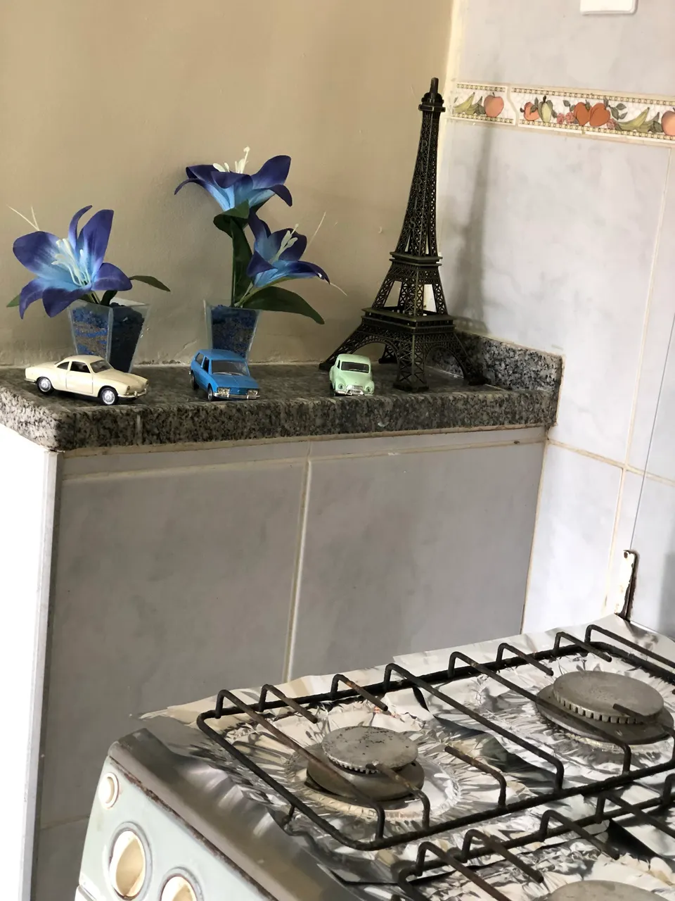 Kitnet mobiliada com ar-condicionado e varanda — photo 3