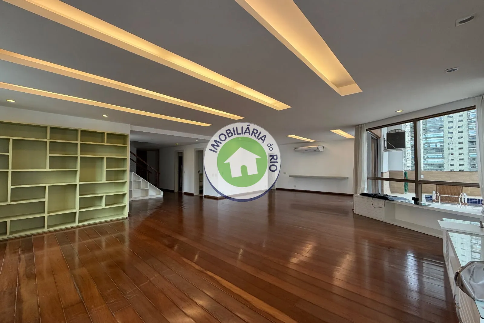 Apartamento sem mobília com 4 quartos e 5 banheiros — photo 9