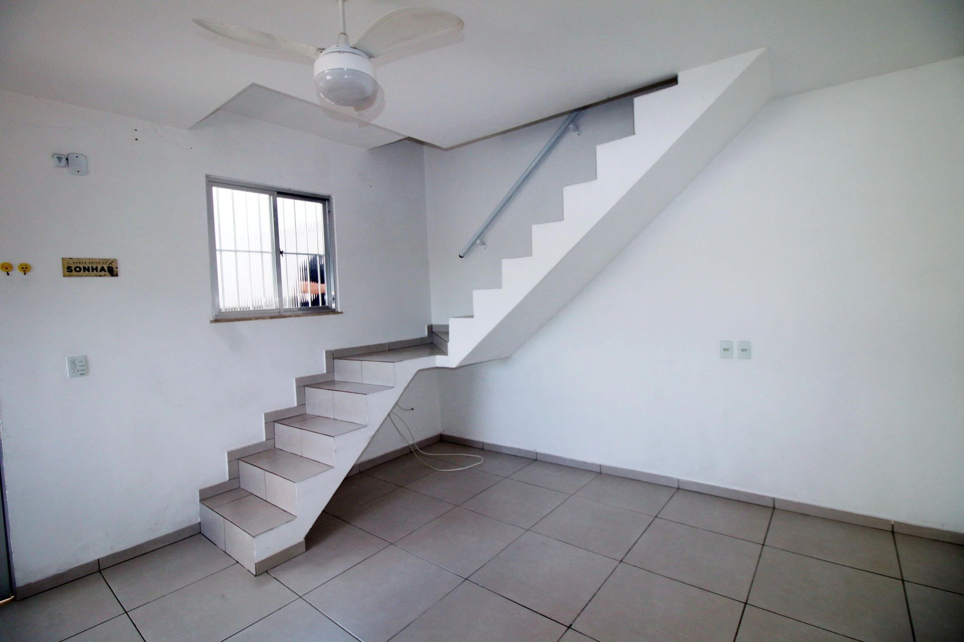 House with 2 bedrooms and 2 bathrooms plus parking — photo 4