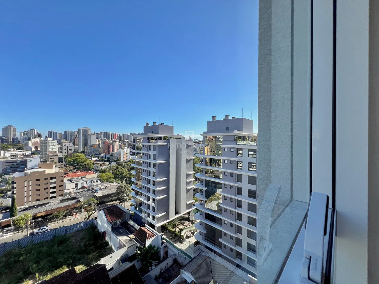Гардеробная и 3 спальни: квартира 180 м² — photo 74