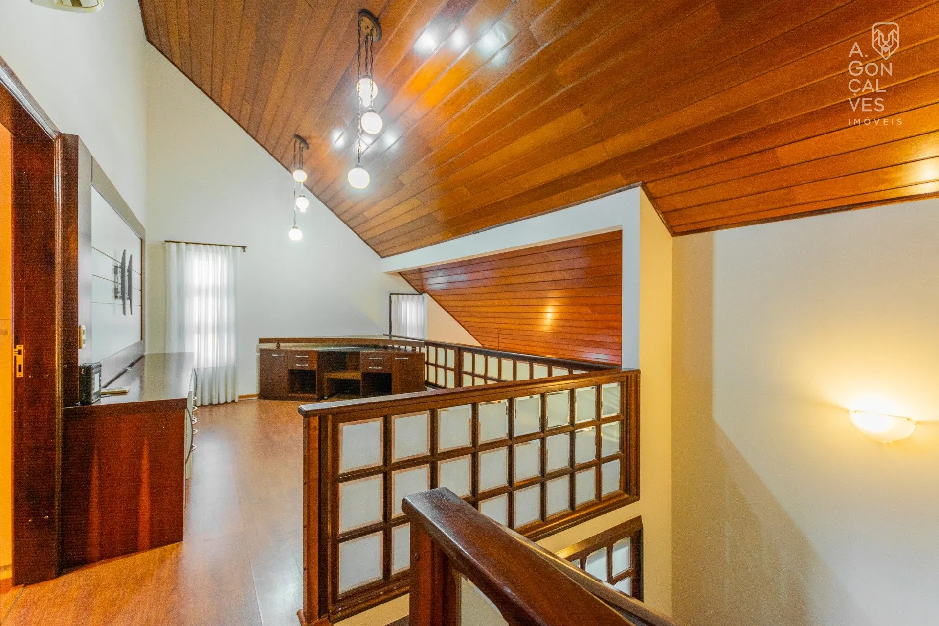 3-bedroom house with a home office — photo 37